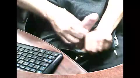 Snapshot of charmeur2672 chatting on 09/16/25, 10:27 charmeur2672 online show from 09/16/25, 10:27