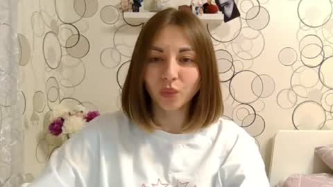 charming__chick online show from 06/18/26, 05:50