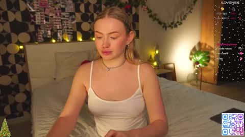 my fansly Charming daisy              My Wishlist  for new toys     online show from 01/06/26, 04:00