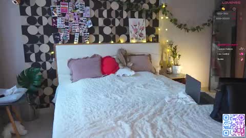 my fansly Charming daisy              My Wishlist  for new toys     online show from 02/02/26, 11:31