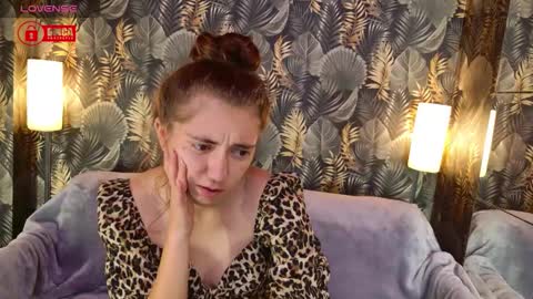 CharmingLIA online show from 10/08/25, 02:36