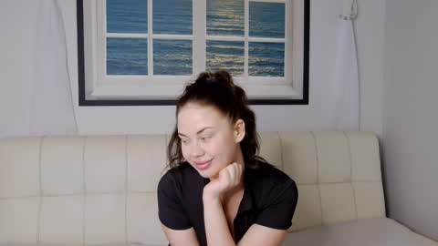 charming_lolla online show from 10/30/25, 12:01