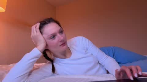 Snapshot of charmingkatie chatting on 11/10/25, 11:53 katie online show from 11/10/25, 11:53