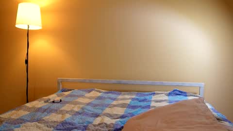 katie online show from 12/05/25, 12:14