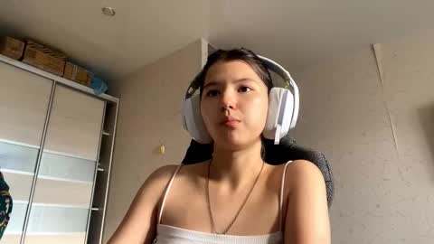 Snapshot of chasidychannel chatting on 09/12/25, 07:41 Viola online show from 09/12/25, 07:41