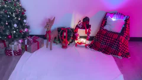 JASMINE   usually going live about 2 am UTC  online show from 12/26/24, 03:38