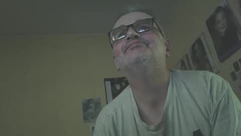 Snapshot of chatubatelee555 chatting on 09/14/25, 03:22 lee online show from 09/14/25, 03:22