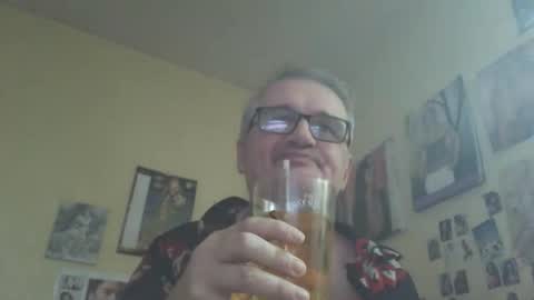 Snapshot of chatubatelee555 chatting on 10/20/25, 09:48 lee online show from 10/20/25, 09:48