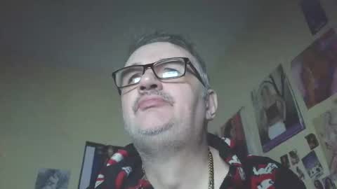 Snapshot of chatubatelee555 chatting on 10/23/25, 06:17 lee online show from 10/23/25, 06:17