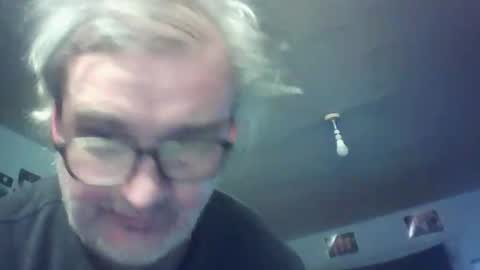 Snapshot of chatubatelee555 chatting on 02/17/26, 09:32 lee online show from 02/17/26, 09:32