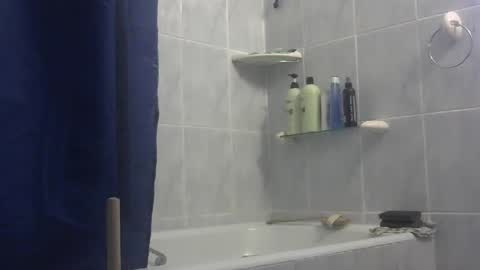 Snapshot of chaturbatordeluxe chatting on 12/18/25, 03:23 chaturbatordeluxe online show from 12/18/25, 03:23