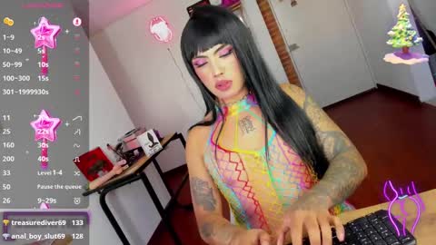 Sophie  online show from 12/23/24, 10:44