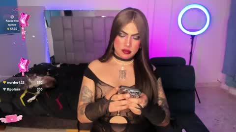 Snapshot of chaturmodels chatting on 07/17/26, 11:53 Sophie online show from 07/17/26, 11:53
