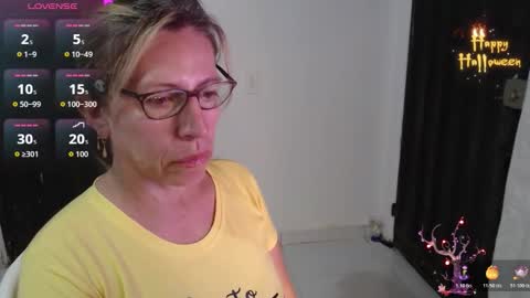 CHAYLA VICTORIA RUIZ  online show from 11/10/25, 10:31