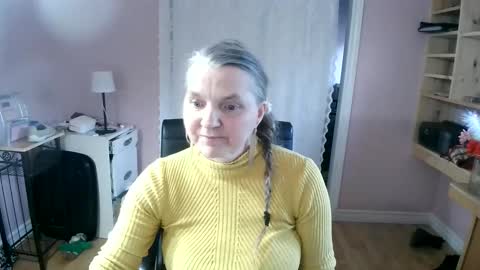 chealsiek online show from 04/18/26, 10:32