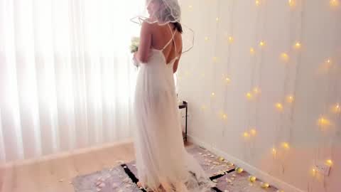 Regina Phalange online show from 02/13/25, 09:17