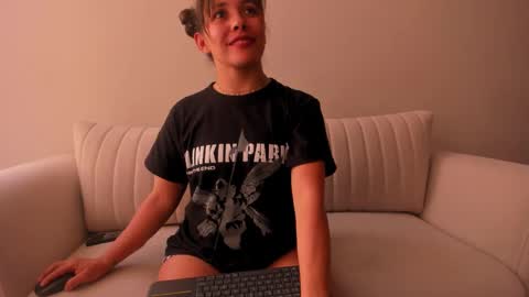 Regina Phalange online show from 02/20/25, 11:43