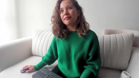 Regina Phalange online show from 03/06/25, 08:59