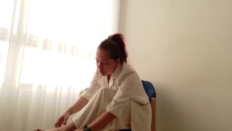 Regina Phalange online show from 09/19/25, 10:10