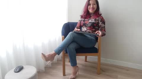 Regina Phalange online show from 11/11/25, 05:13