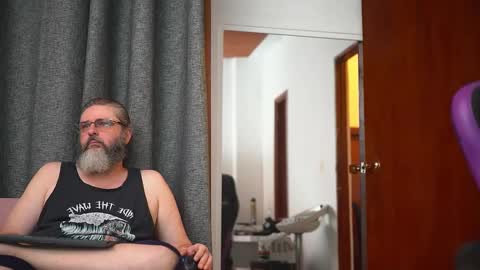 Snapshot of cheeseburgerjesus chatting on 12/14/24, 09:13 Cheesburger Jesus and whoever showed up. online show from 12/14/24, 09:13