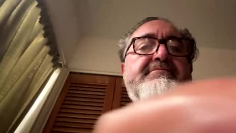 Snapshot of chefsd chatting on 11/29/25, 01:36 Chef online show from 11/29/25, 01:36