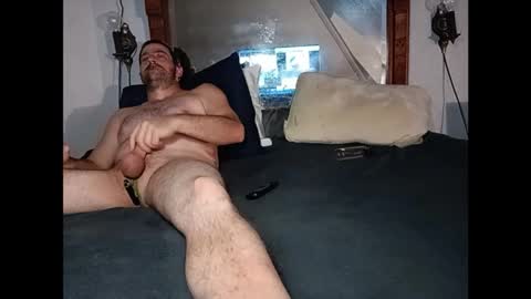 Snapshot of chellentrav chatting on 10/26/25, 11:38 chellentrav online show from 10/26/25, 11:38