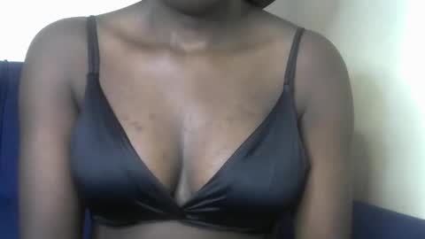 chelley online show from 10/19/25, 01:39