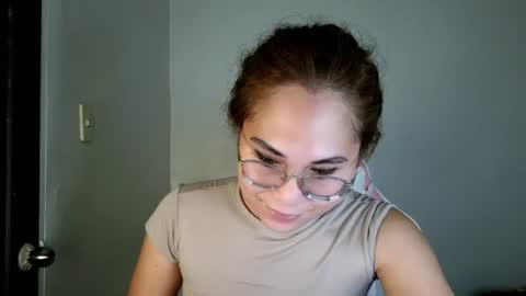 Snapshot of chelly4u69 chatting on 06/30/26, 01:17 chelly4u69 online show from 06/30/26, 01:17