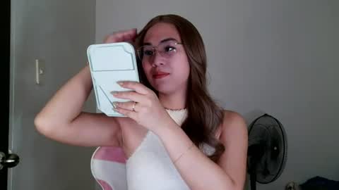 Snapshot of chelly4u69 chatting on 07/13/26, 10:01 chelly4u69 online show from 07/13/26, 10:01