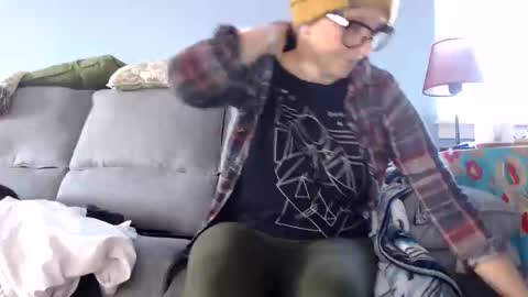 Chelsea online show from 10/18/25, 06:41