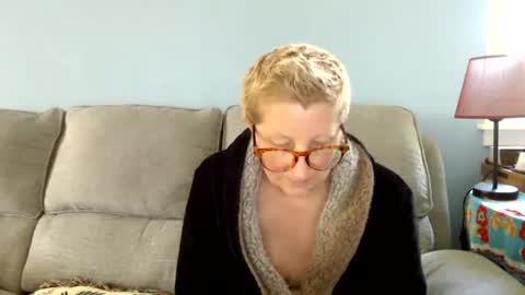 Snapshot of chelseasentra1 chatting on 06/24/26, 03:33 Chelsea online show from 06/24/26, 03:33