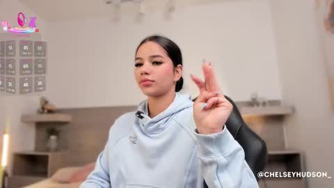 chelsey_hudson online show from 11/20/25, 11:43