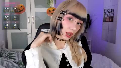 Snapshot of cherry_bitter chatting on 10/31/25, 10:33 Cherry baby online show from 10/31/25, 10:33