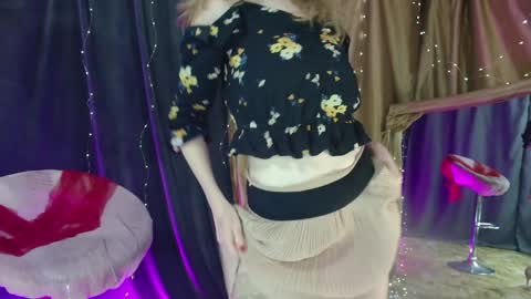 Snapshot of cherry_blossomsx chatting on 01/05/25, 09:05 thanks guys see you tomorrow online show from 01/05/25, 09:05