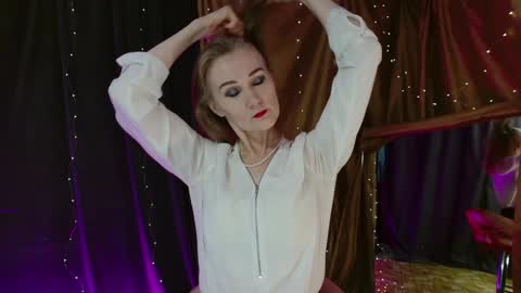 Snapshot of cherry_blossomsx chatting on 01/26/25, 06:07 thanks guys see you tomorrow online show from 01/26/25, 06:07