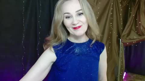 Snapshot of cherry_blossomsx chatting on 10/09/25, 09:07 thanks guys see you tomorrow online show from 10/09/25, 09:07