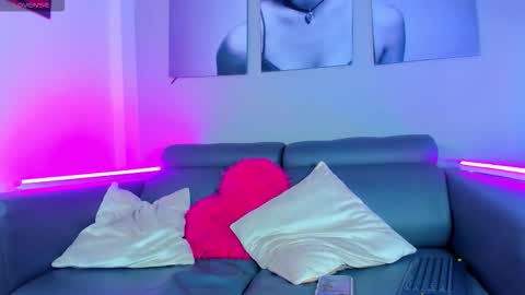 Snapshot of cherry_gate chatting on 12/18/25, 08:42 cherry_gate online show from 12/18/25, 08:42