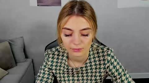 cherry_pr1ce online show from 01/13/25, 04:28