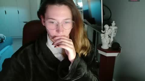 Leonie online show from 04/02/26, 07:50