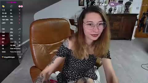 Snapshot of cherryangle chatting on 07/18/26, 01:59 Leonie online show from 07/18/26, 01:59