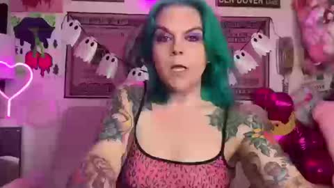 Snapshot of cherryb0mbb0mb chatting on 10/12/25, 04:11 CherryBombBomb online show from 10/12/25, 04:11