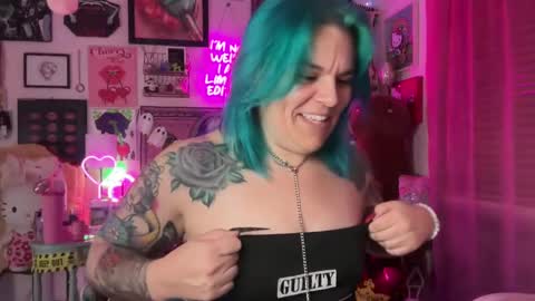 Snapshot of cherryb0mbb0mb chatting on 10/29/25, 04:15 CherryBombBomb online show from 10/29/25, 04:15