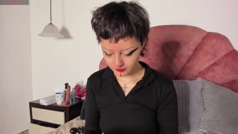 Cherry Glow  online show from 04/15/26, 12:01