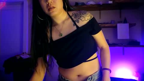 Snapshot of cherrycam777 chatting on 11/19/25, 02:33 Miss Cherry online show from 11/19/25, 02:33