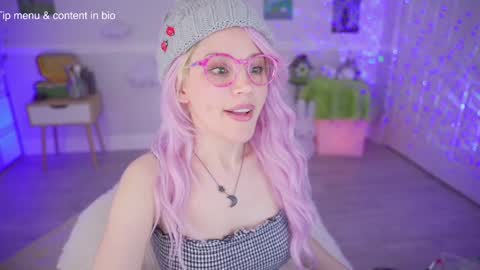 Snapshot of cherrycrush chatting on 02/20/26, 12:40 Cherry Crush online show from 02/20/26, 12:40