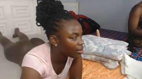 Snapshot of cherryebonny chatting on 09/22/25, 01:24 cherryebonny online show from 09/22/25, 01:24