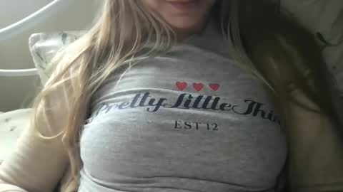 cherryflavorxx online show from 03/19/26, 04:22