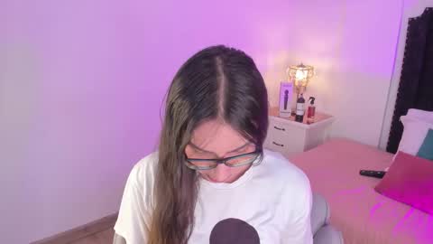 Snapshot of cherrylady2 chatting on 11/20/25, 01:44 Cherry online show from 11/20/25, 01:44