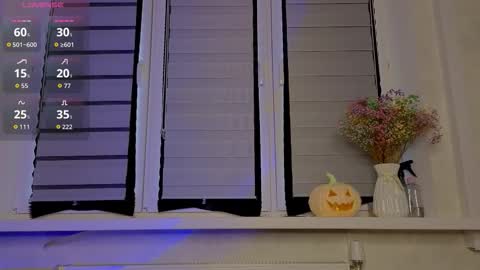 Lysia online show from 10/18/25, 11:11